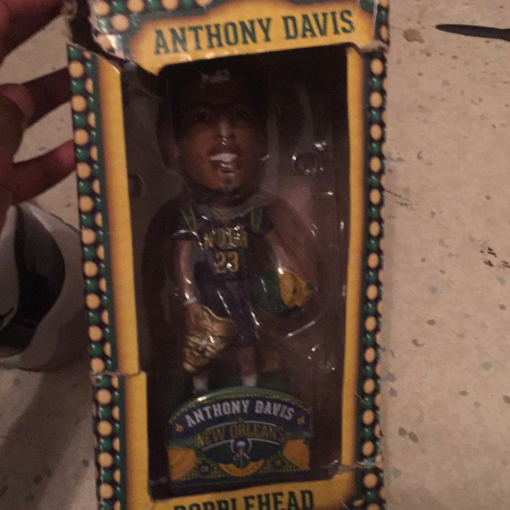 Bobble head